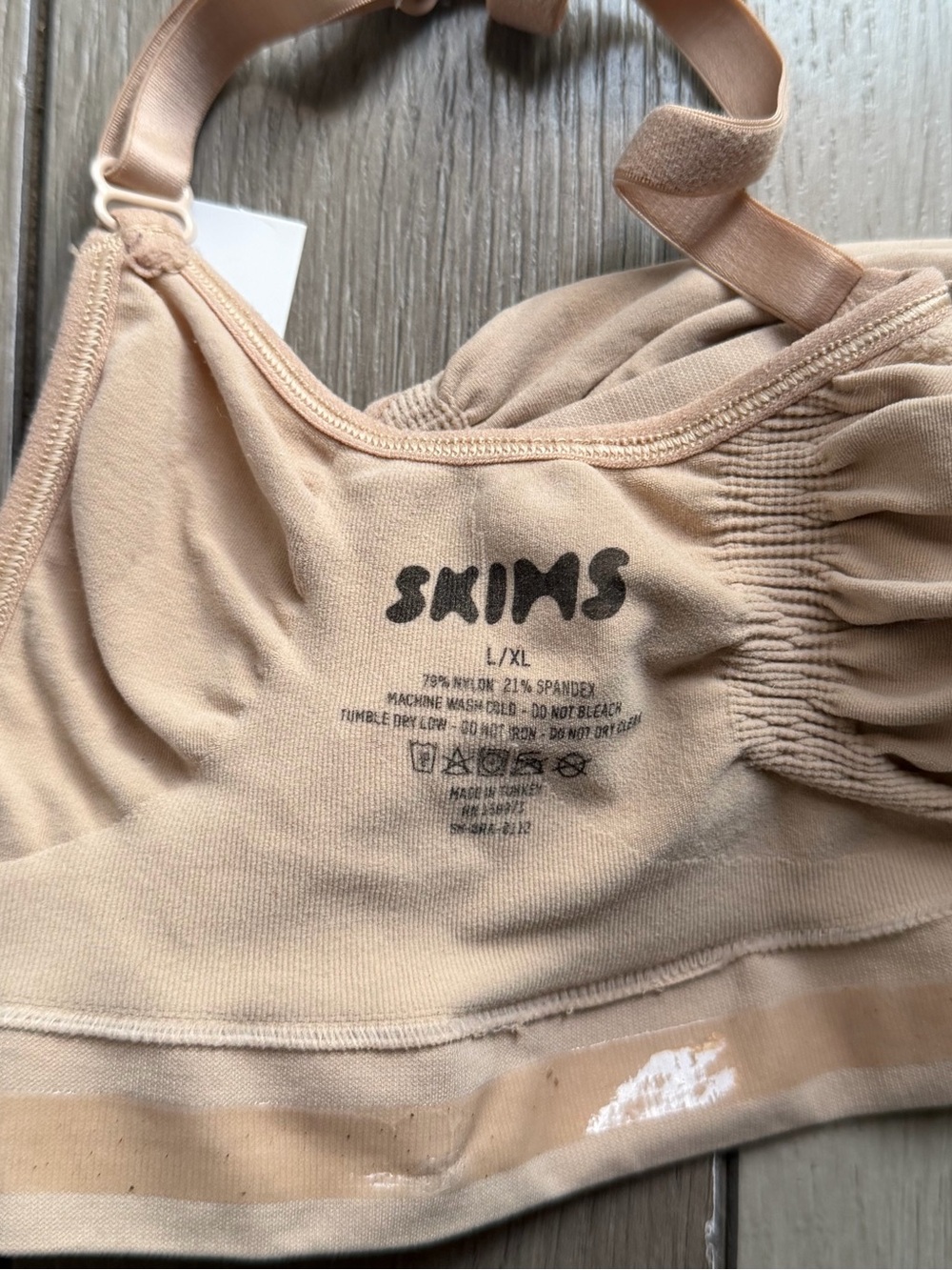 SKIMS Beige Seamless Bralette with Adjustable Straps - Picture 5 of 6